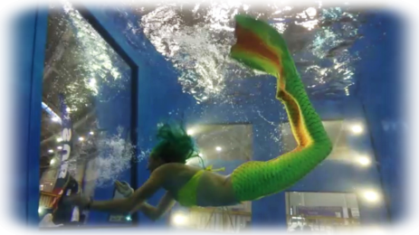 Sirena Francesca in water box Mermaid Francesca in water box